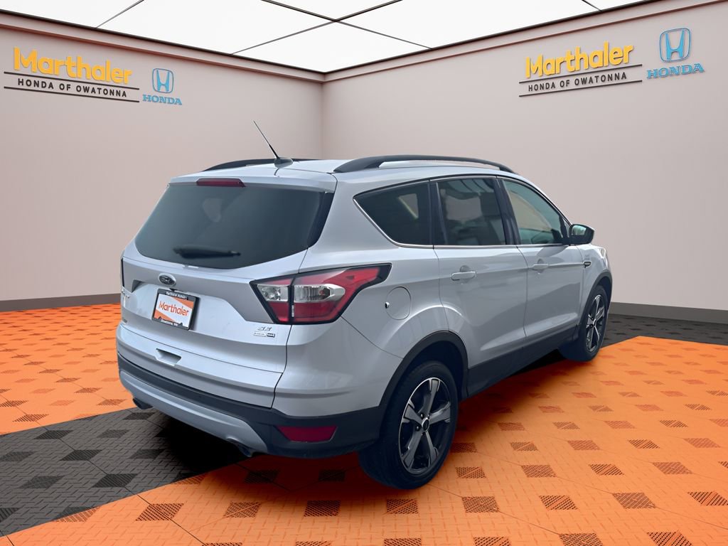 Used 2017 Ford Escape SE w/ Equipment Group 201A image 5
