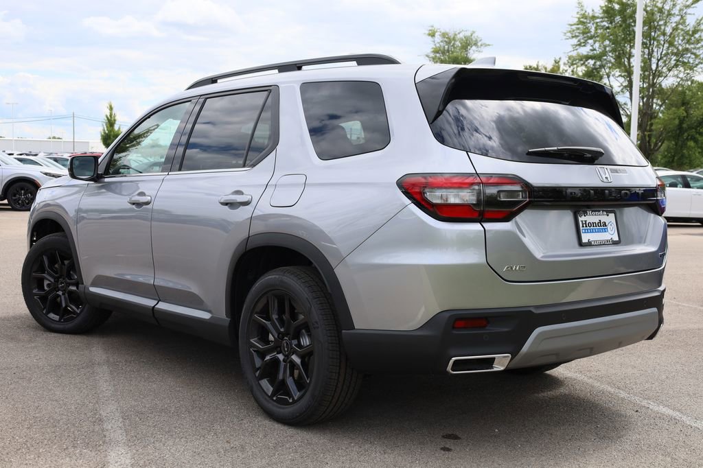 New 2025 Honda Pilot Touring image 4