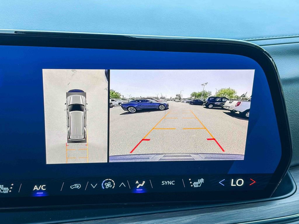 Used 2025 Chevrolet Tahoe LT image 48