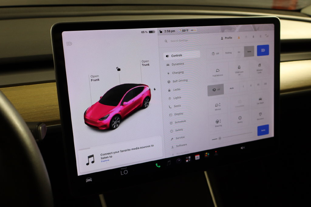 Used 2021 Tesla Model Y Long Range AWD/4WD image 26