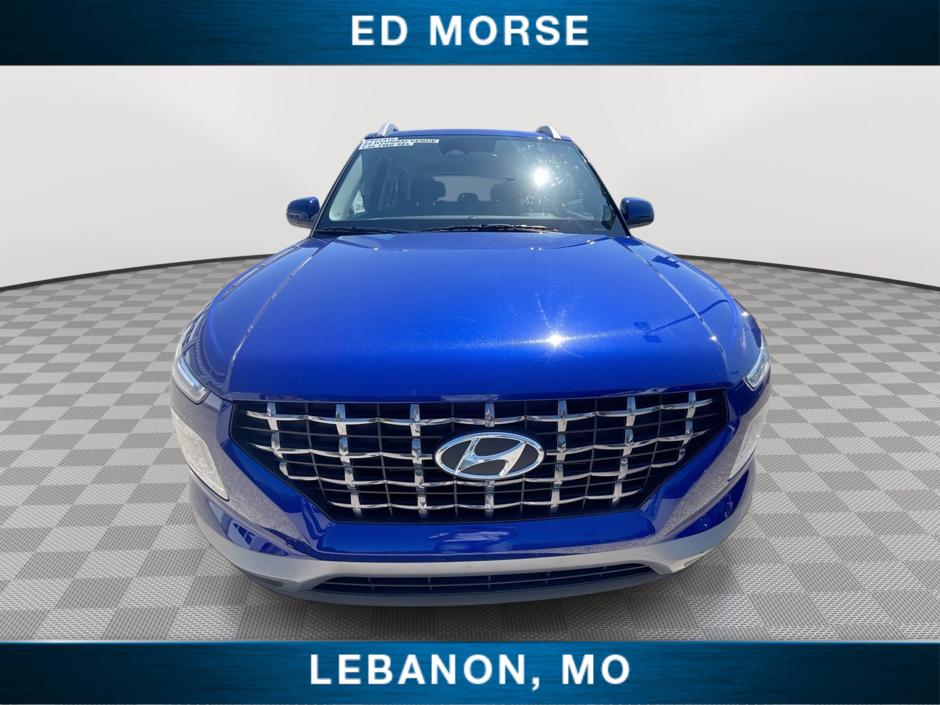 Used 2025 Hyundai Venue SEL FWD image 3