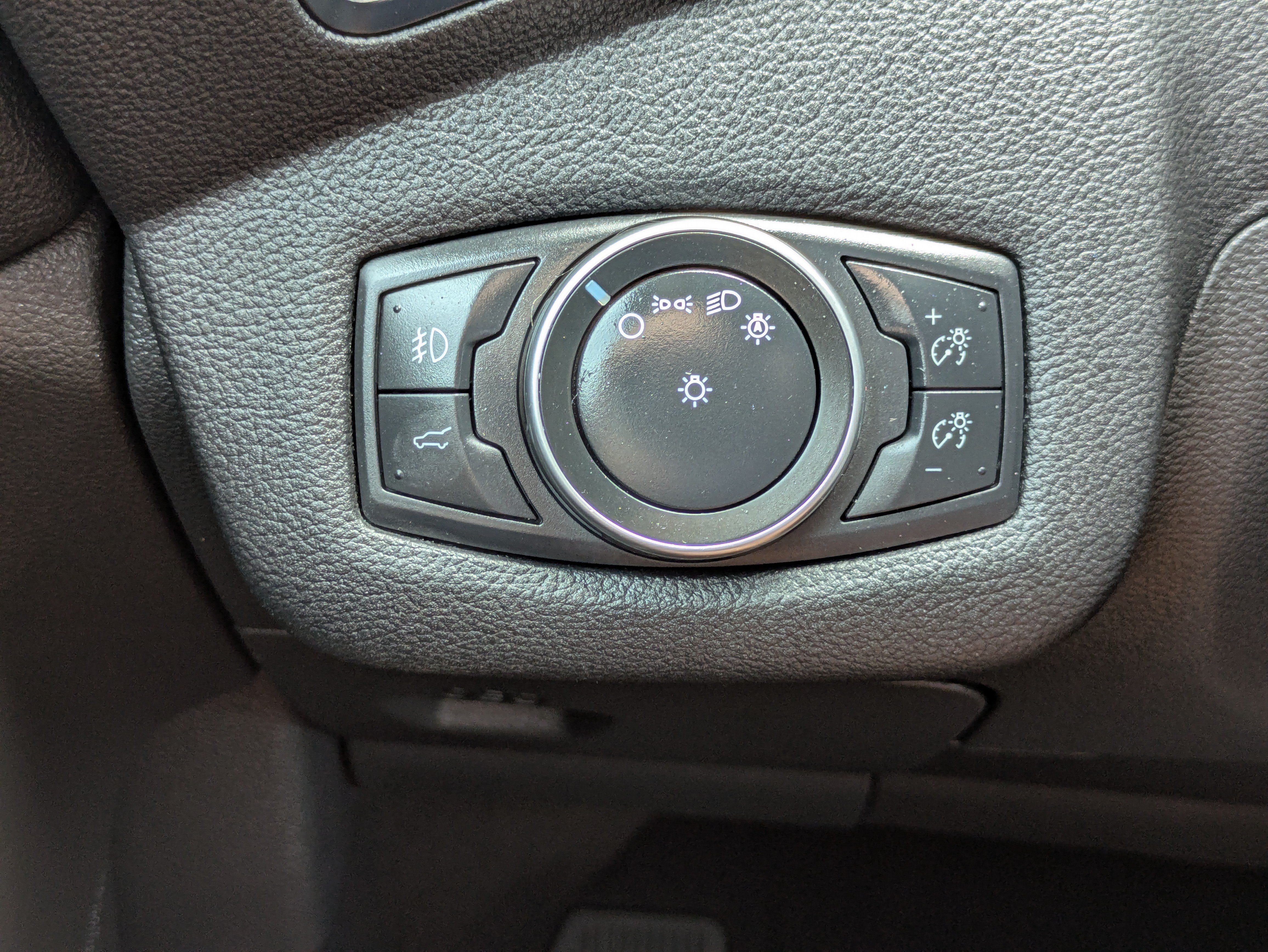 Used 2019 Ford Escape SE FWD image 36