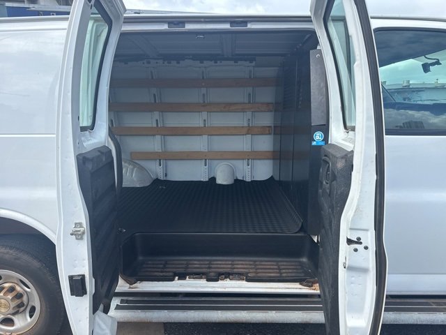 Used 2023 Chevrolet Express 2500 w/ Driver Convenience Package image 8