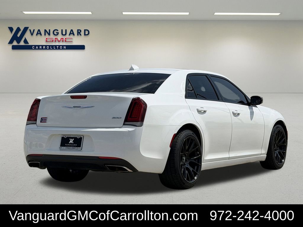 Used 2019 Chrysler 300 Touring w/ Sport Appearance Package RWD image 10