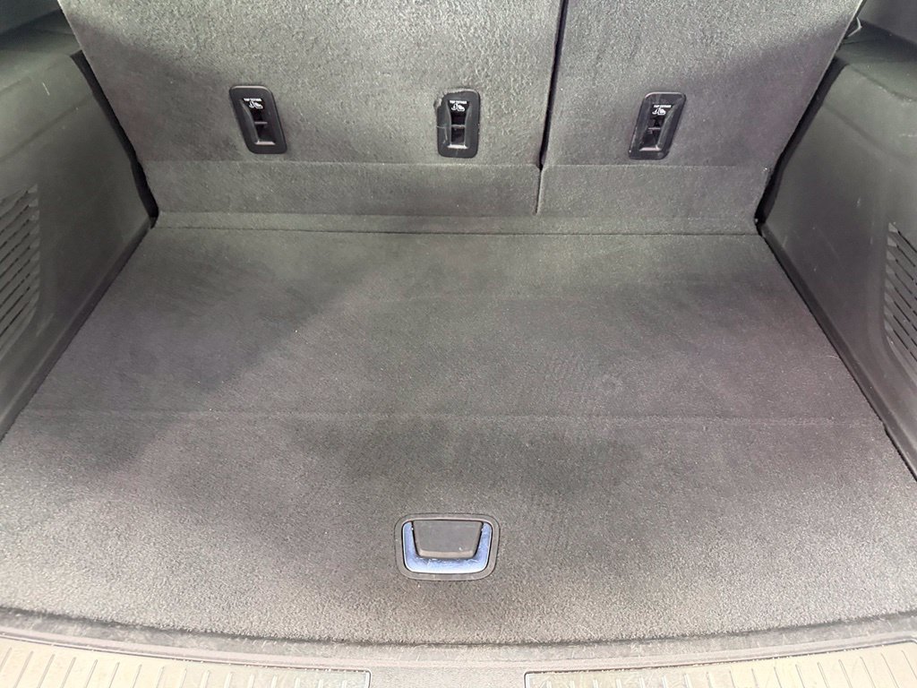 Used 2025 GMC Yukon XL Denali AWD/4WD image 22