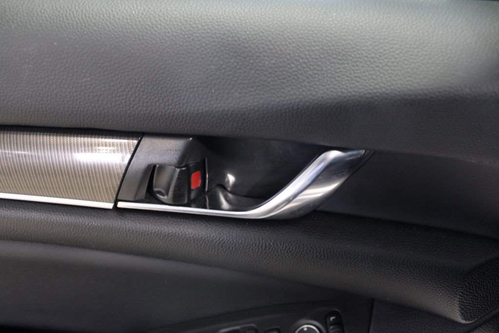 Used 2022 Honda Accord Sport image 12