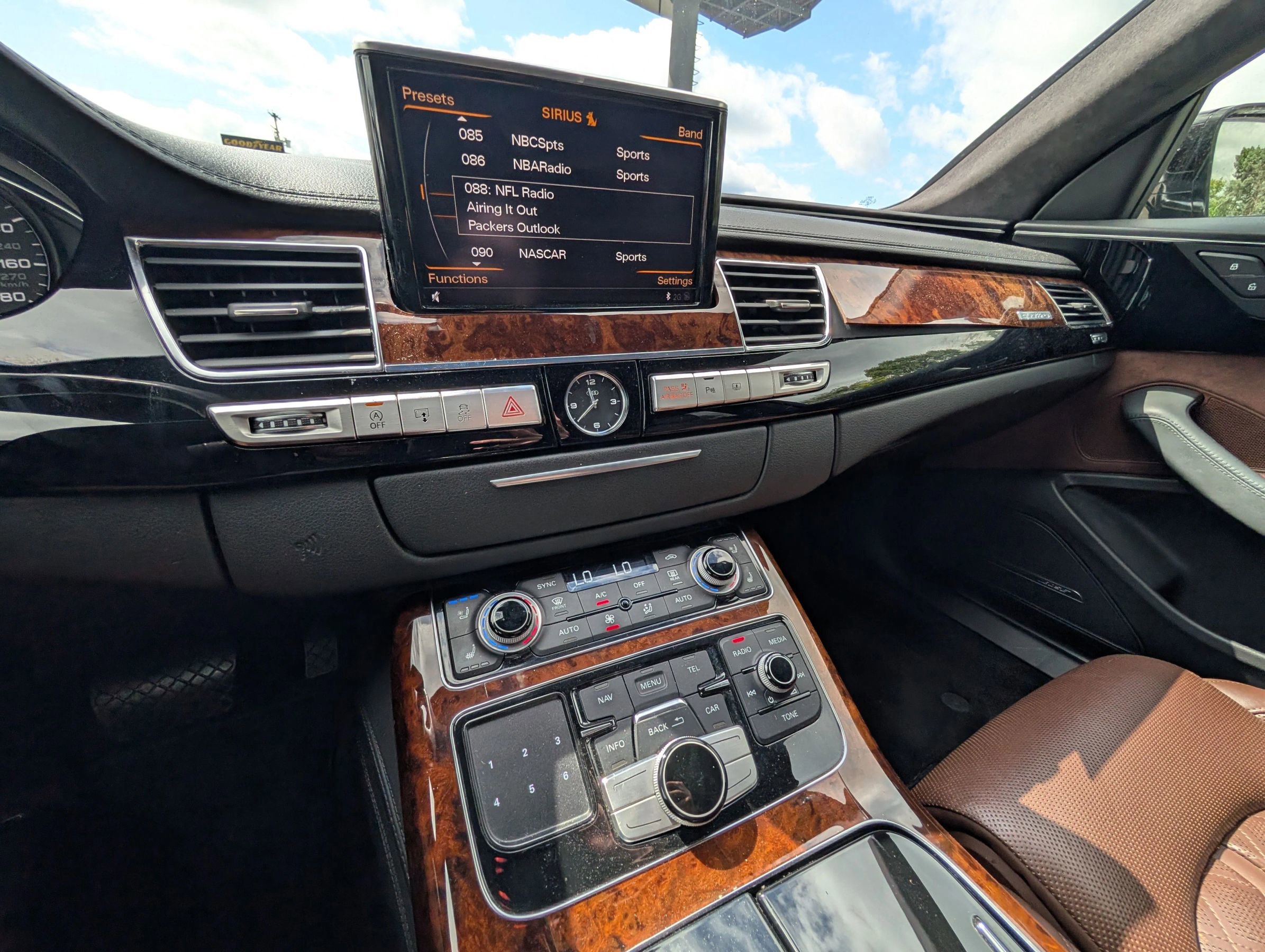 Used 2014 Audi A8 L TDI w/ Premium Package image 25