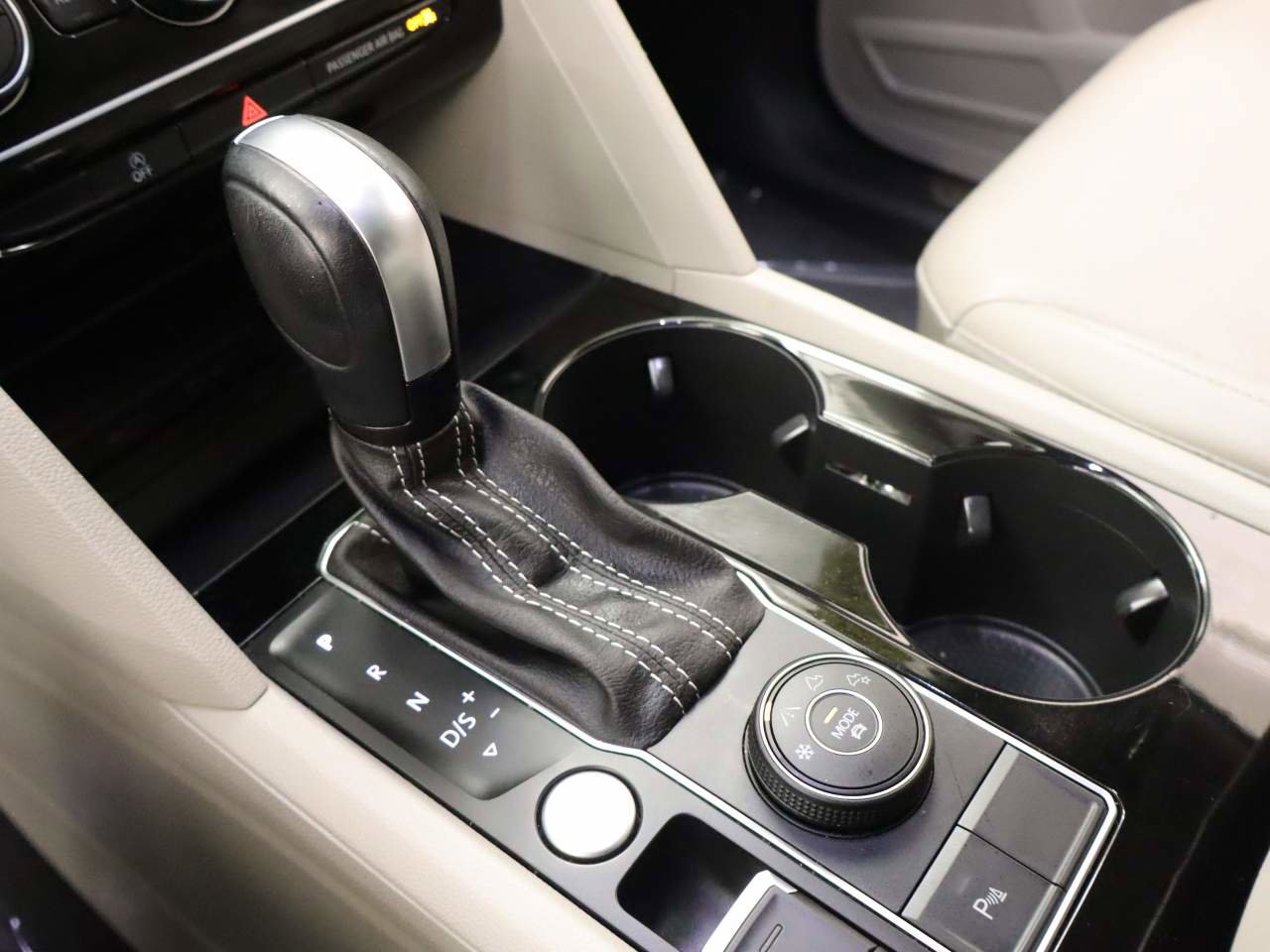 Used 2022 Volkswagen Atlas SEL image 9