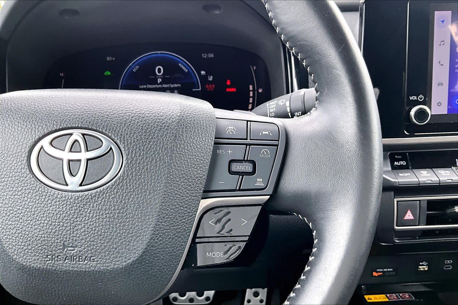 Used 2025 Toyota Camry SE AWD/4WD image 22