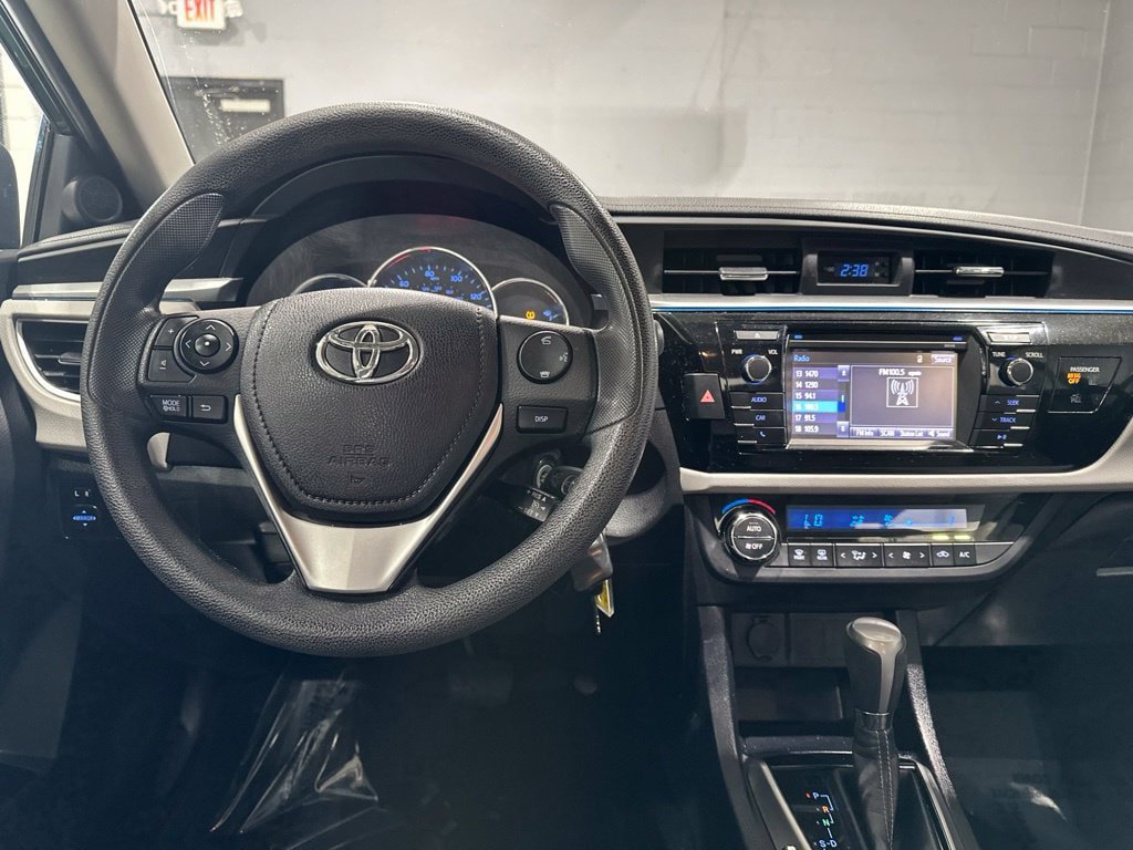 Used 2014 Toyota Corolla LE FWD image 9