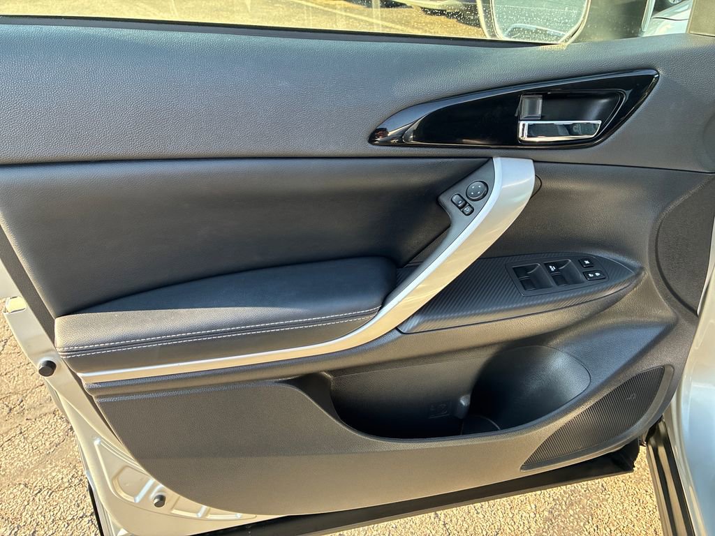 Used 2023 Mitsubishi Eclipse Cross SE image 12