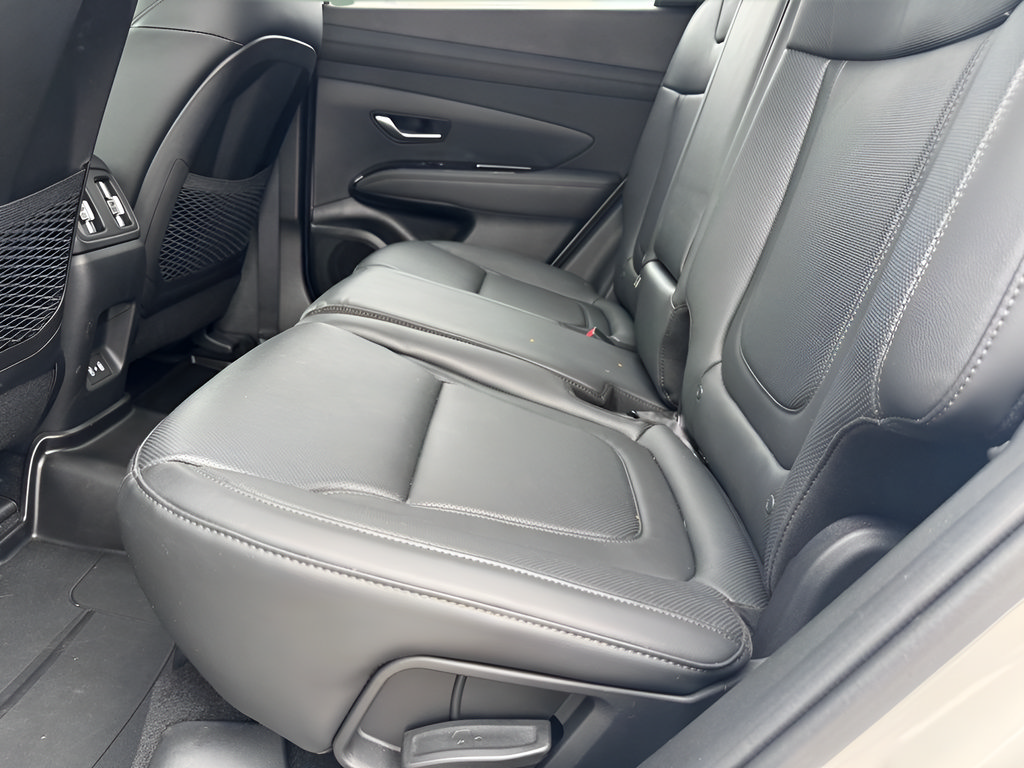 Used 2025 Hyundai Tucson Limited FWD image 15