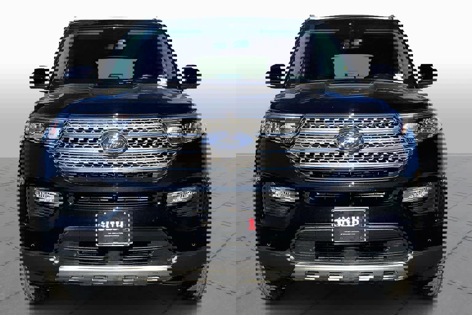 Used 2023 Ford Explorer Limited w/ Limited Technology Package image 3