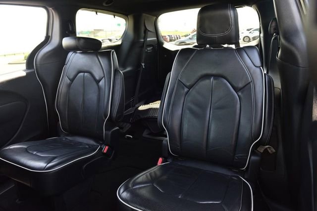 Used 2018 Chrysler Pacifica Limited w/ Advanced Safetytec Group FWD image 25