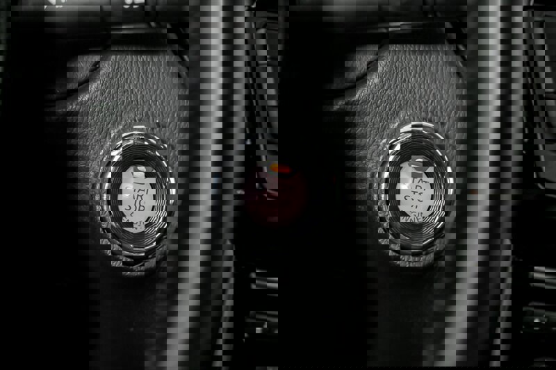 Used 2019 Nissan Pathfinder SV image 28