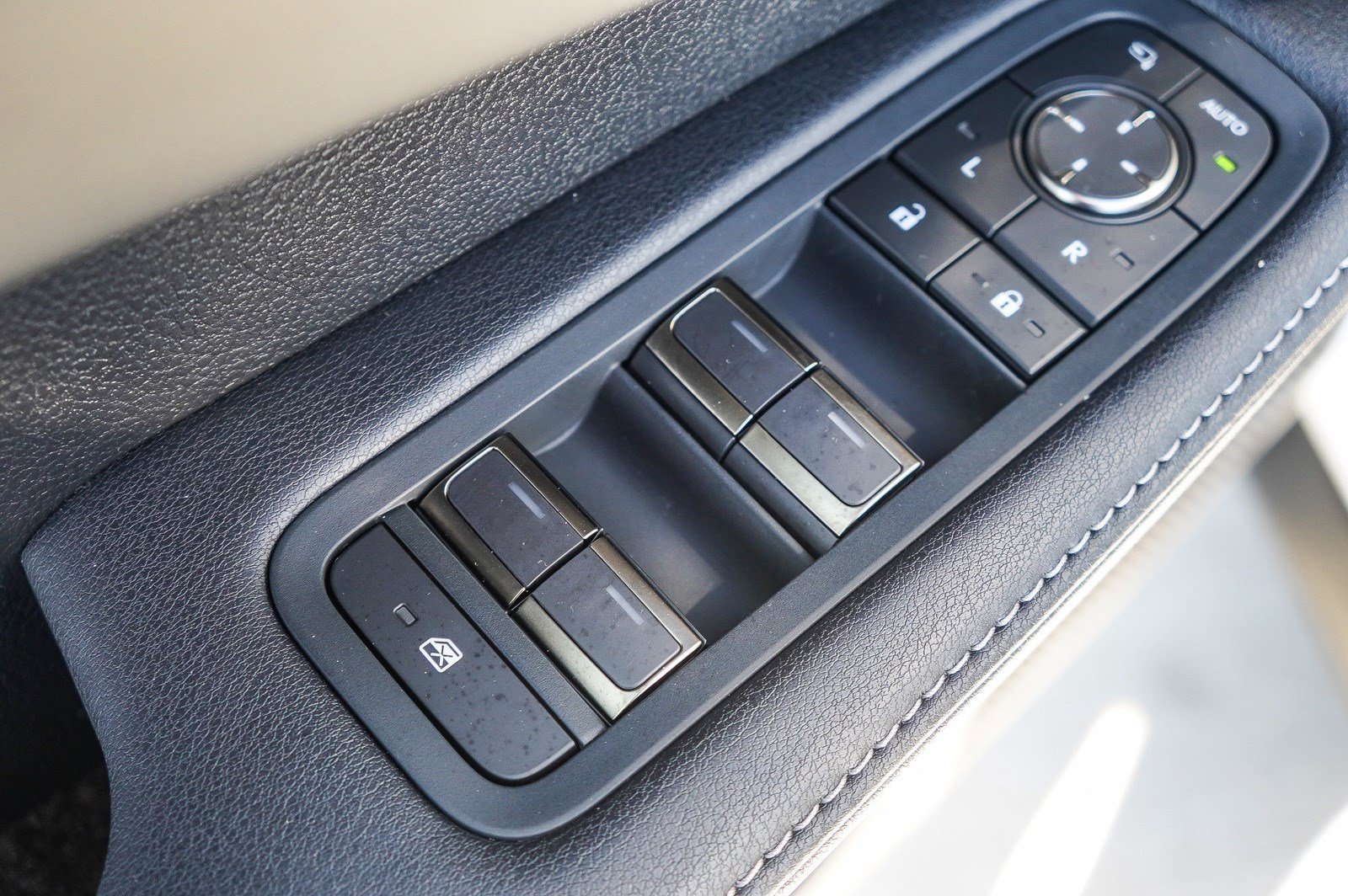 Used 2025 Lexus RX 350h w/ Convenience Package AWD/4WD image 24