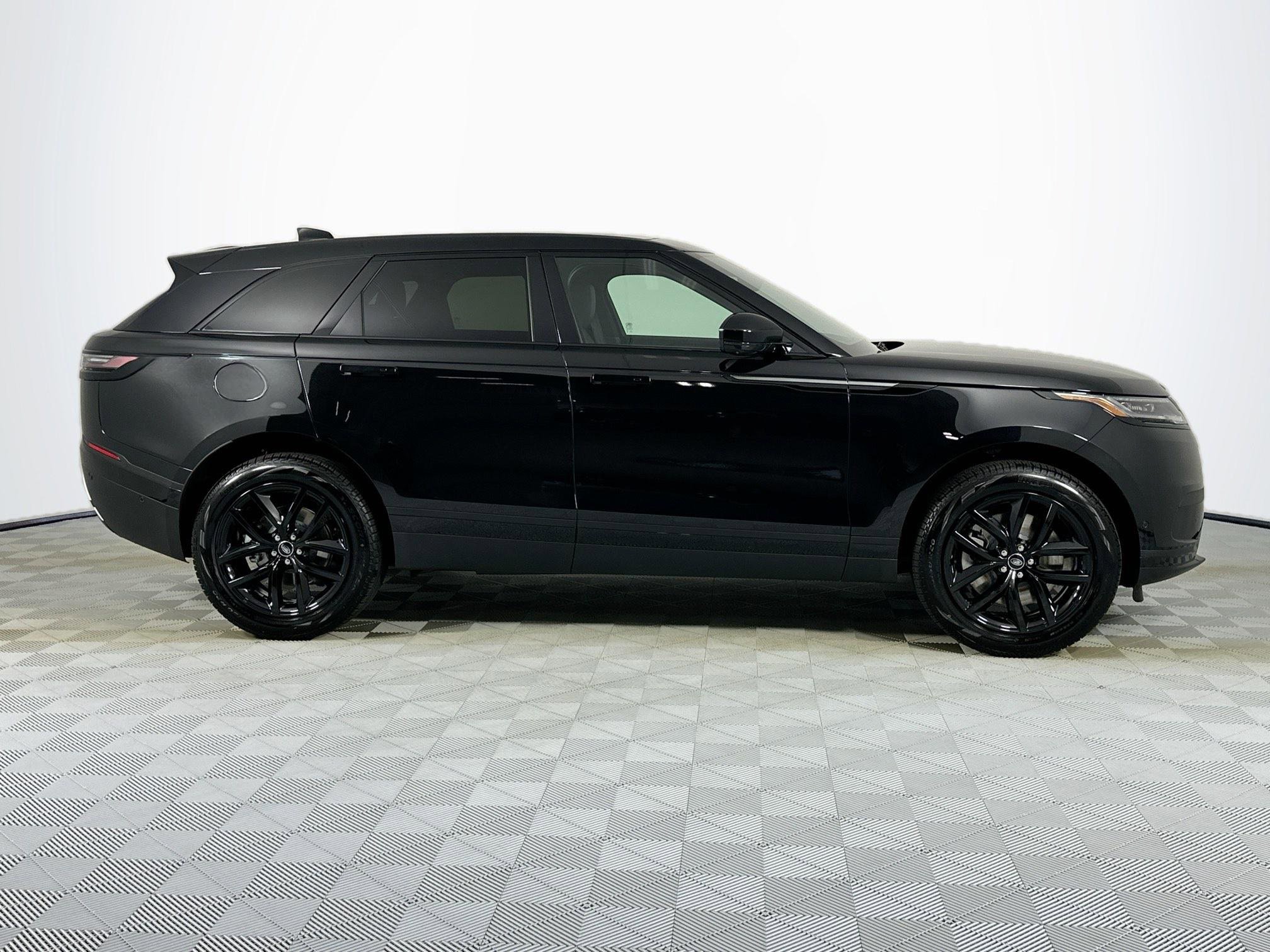 Used 2026 Land Rover Range Rover Velar S image 4
