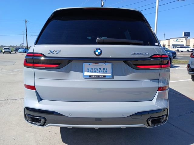 New 2026 BMW X7 xDrive40i w/ M Sport Package AWD/4WD image 8