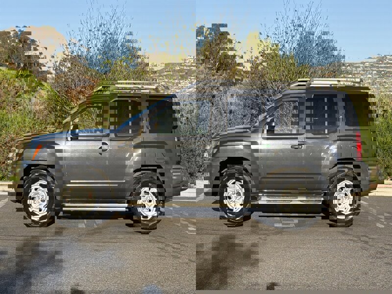 Used 2010 Nissan Xterra X image 3