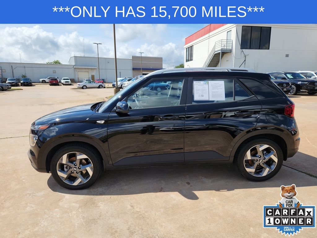 Used 2024 Hyundai Venue SEL FWD image 4