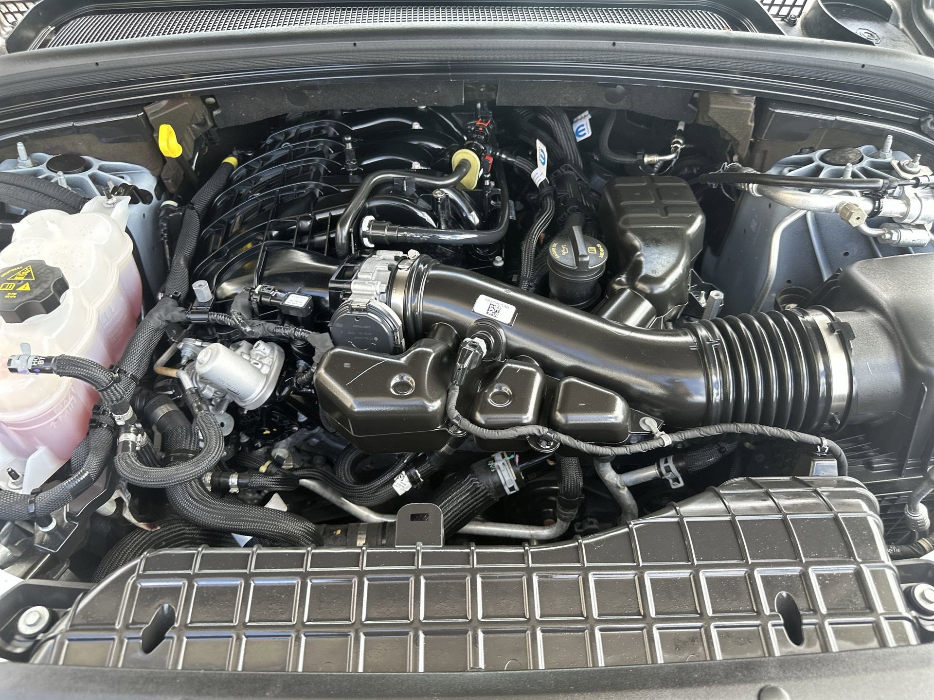 Used 2023 Jeep Grand Cherokee L Laredo RWD image 17