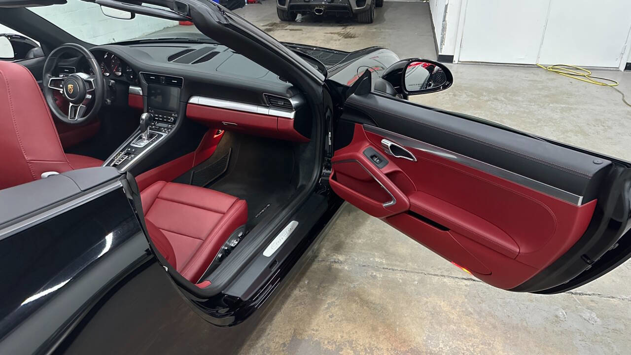 Used 2018 Porsche 911 Carrera image 37