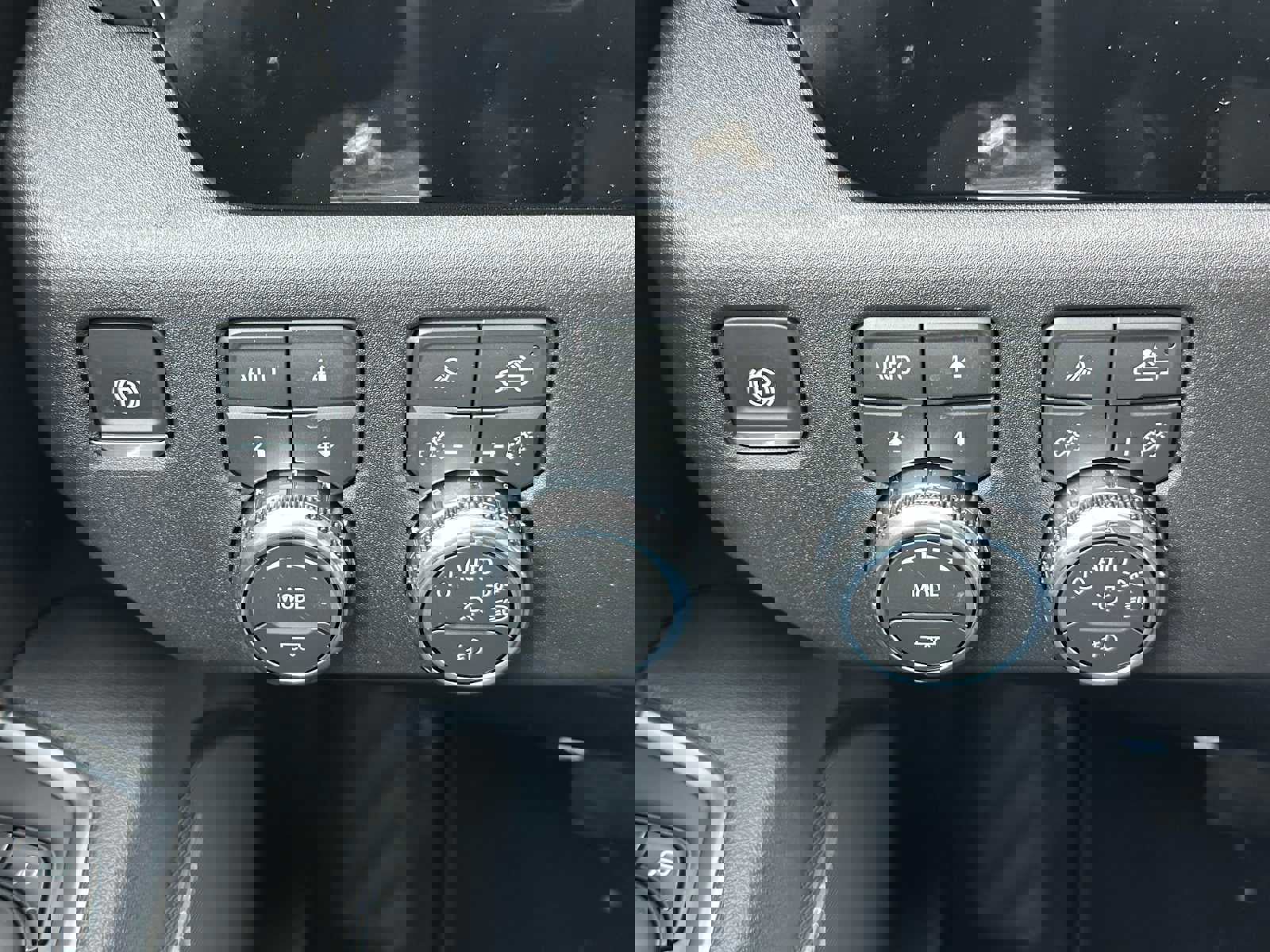 New 2026 GMC Sierra 2500 SLT w/ SLT Convenience Package image 31