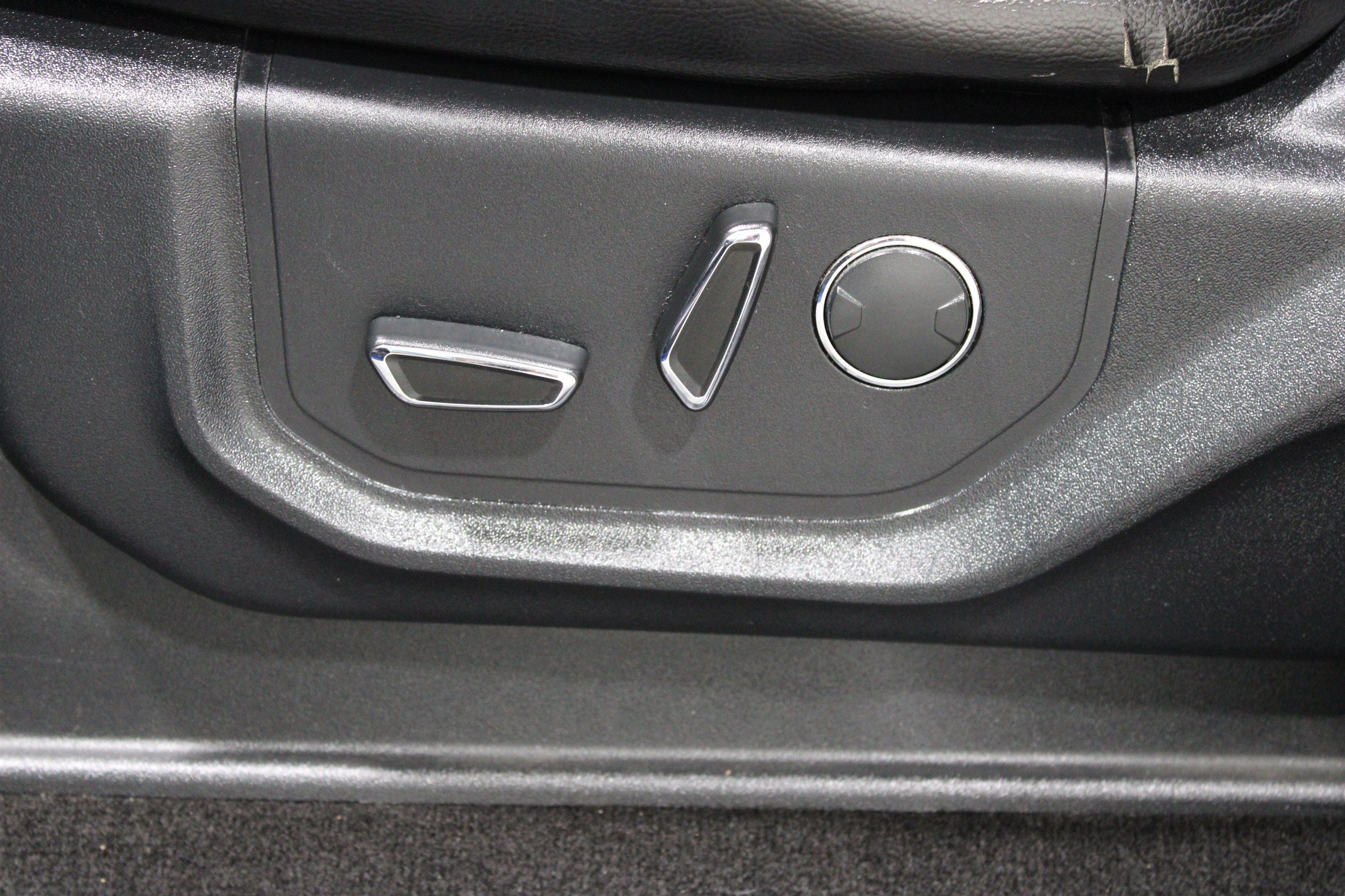 Used 2018 Ford F150 Lariat AWD/4WD image 4