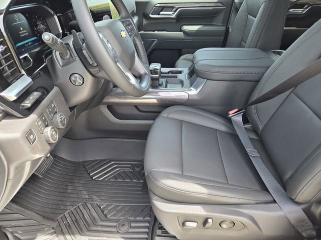 New 2026 Chevrolet Silverado 1500 LTZ w/ LTZ Premium Package AWD/4WD image 9