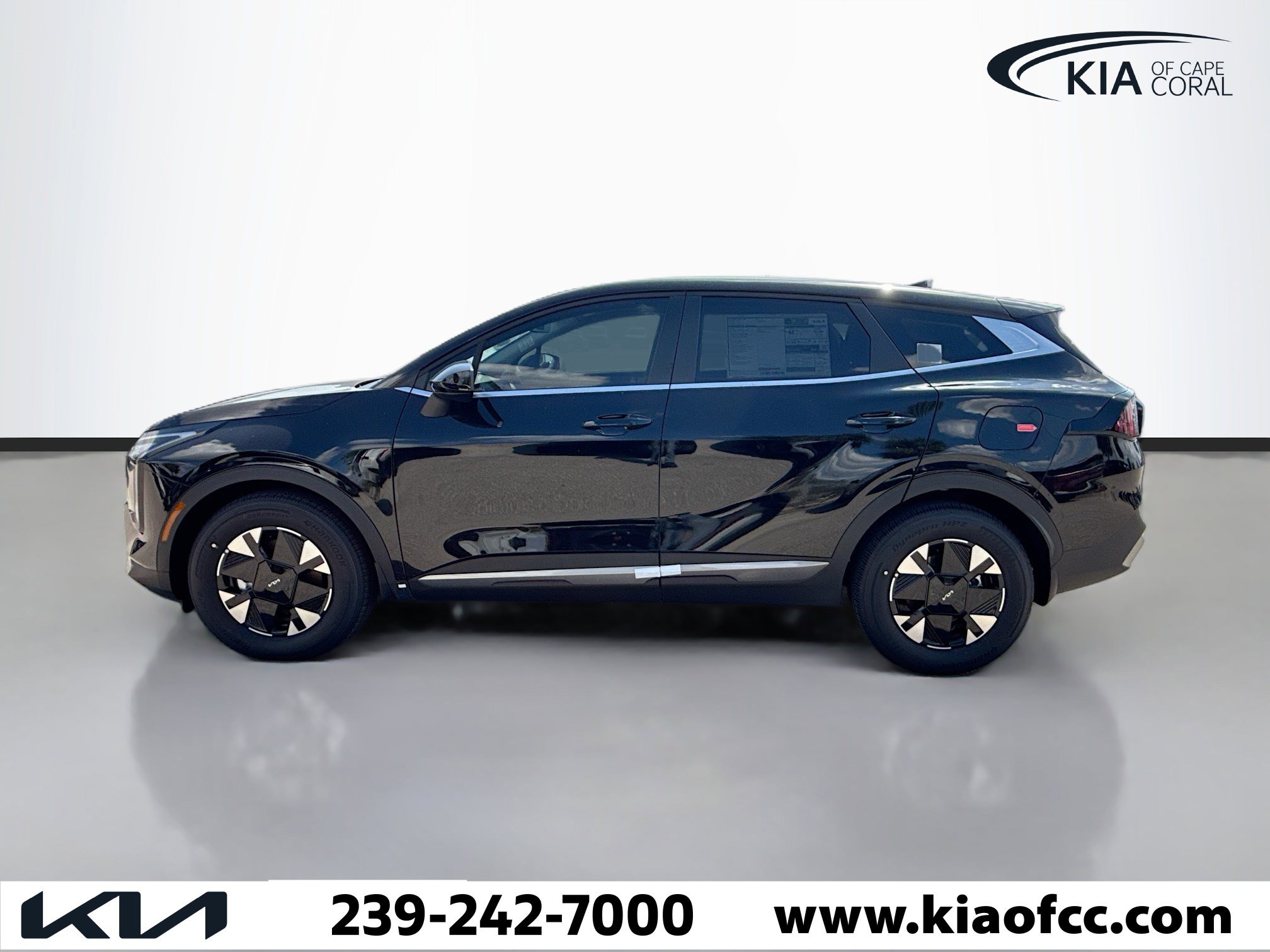 New 2026 Kia Sportage LX FWD image 2