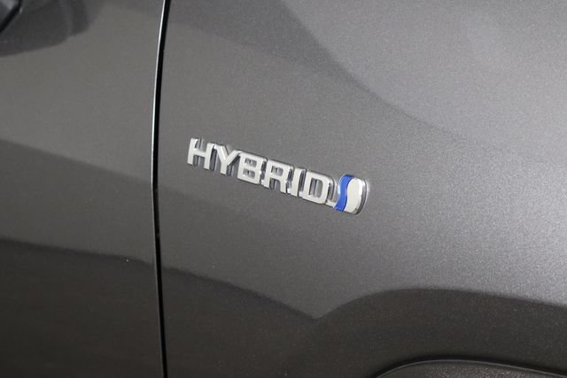 Used 2021 Toyota RAV4 LE w/ Carpet Mat Package (TMS) AWD/4WD image 38