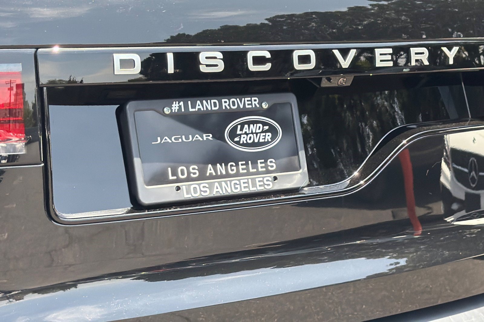 Used 2025 Land Rover Discovery S AWD/4WD image 31