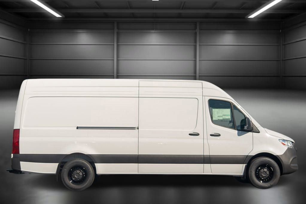 Used 2024 Mercedes-Benz Sprinter 2500 image 6
