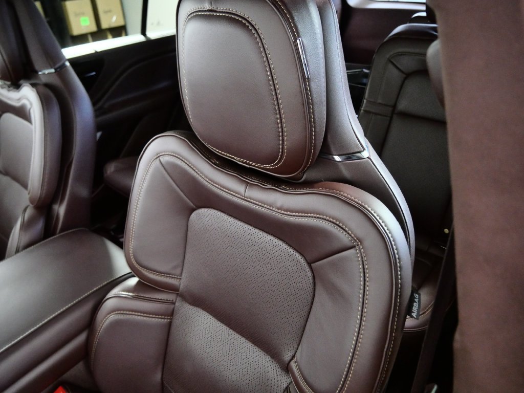 Certified 2023 Lincoln Aviator Black Label w/ Dynamic Handling Package AWD/4WD image 18