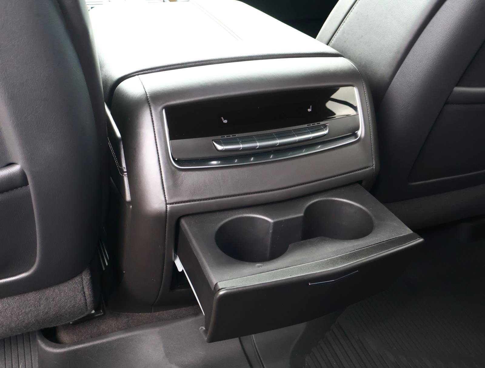 Used 2025 Cadillac Escalade Sport Platinum w/ LPO, Floor Liner Package AWD/4WD image 19