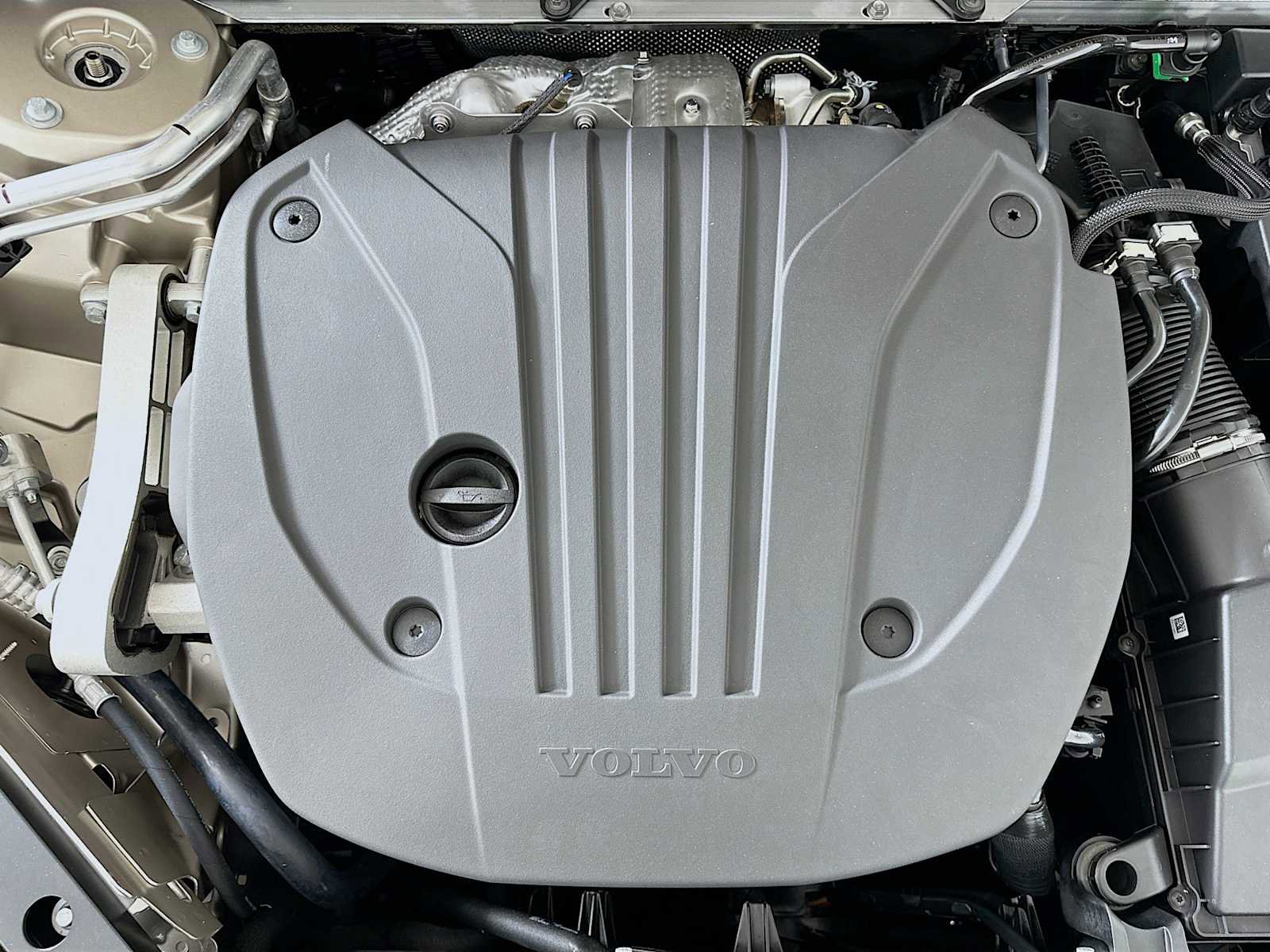 New 2026 Volvo XC60 B5 Plus w/ Protection Package Premier image 27