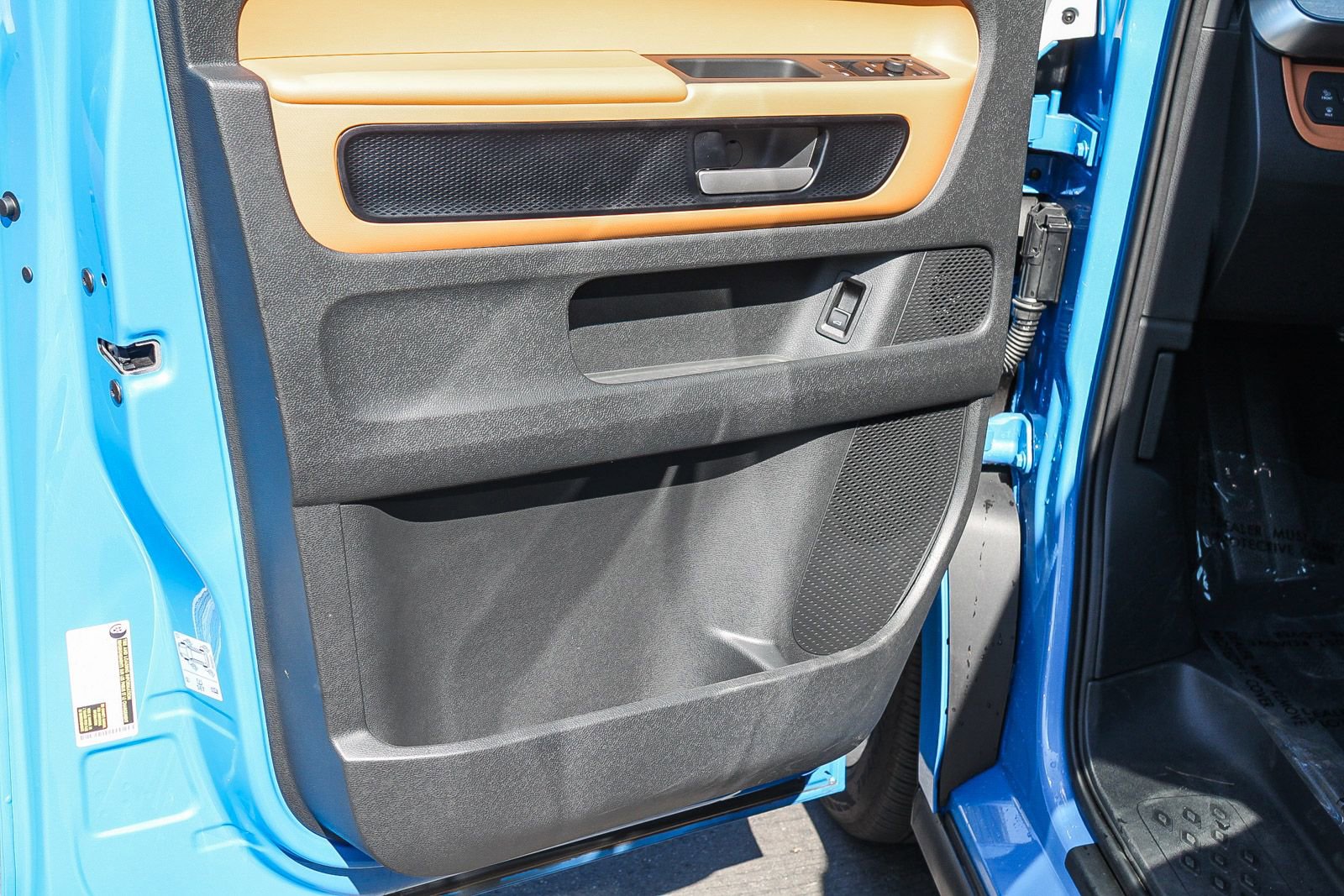 Used 2025 Volkswagen ID. Buzz Pro S Plus image 22