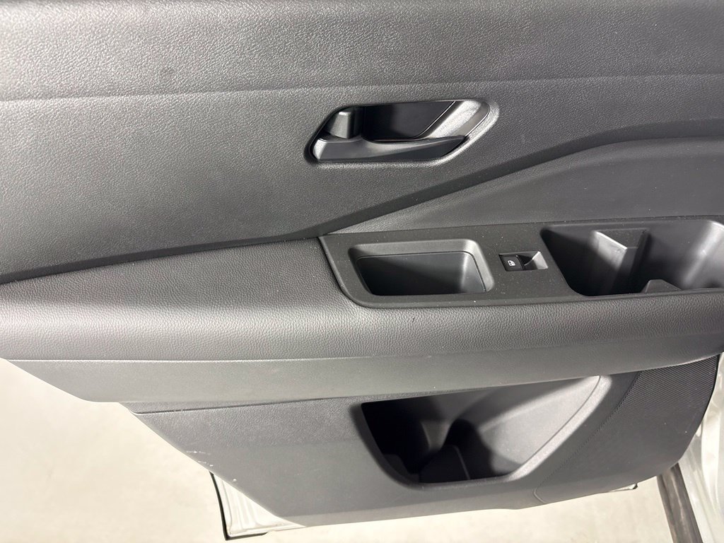 Used 2024 Nissan Pathfinder SV FWD image 35