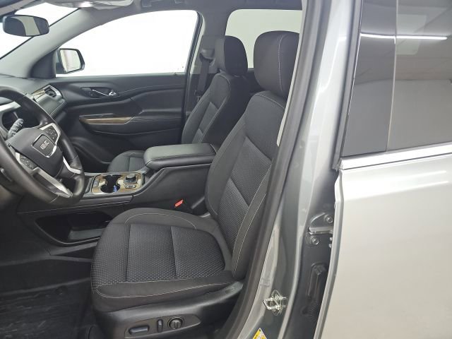Used 2023 GMC Acadia SLE w/ Driver Convenience Package image 4