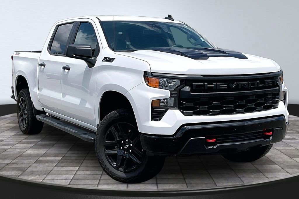 Used 2025 Chevrolet Silverado 1500 Custom Trail Boss w/ LPO, Dark Essentials Package AWD/4WD image 12