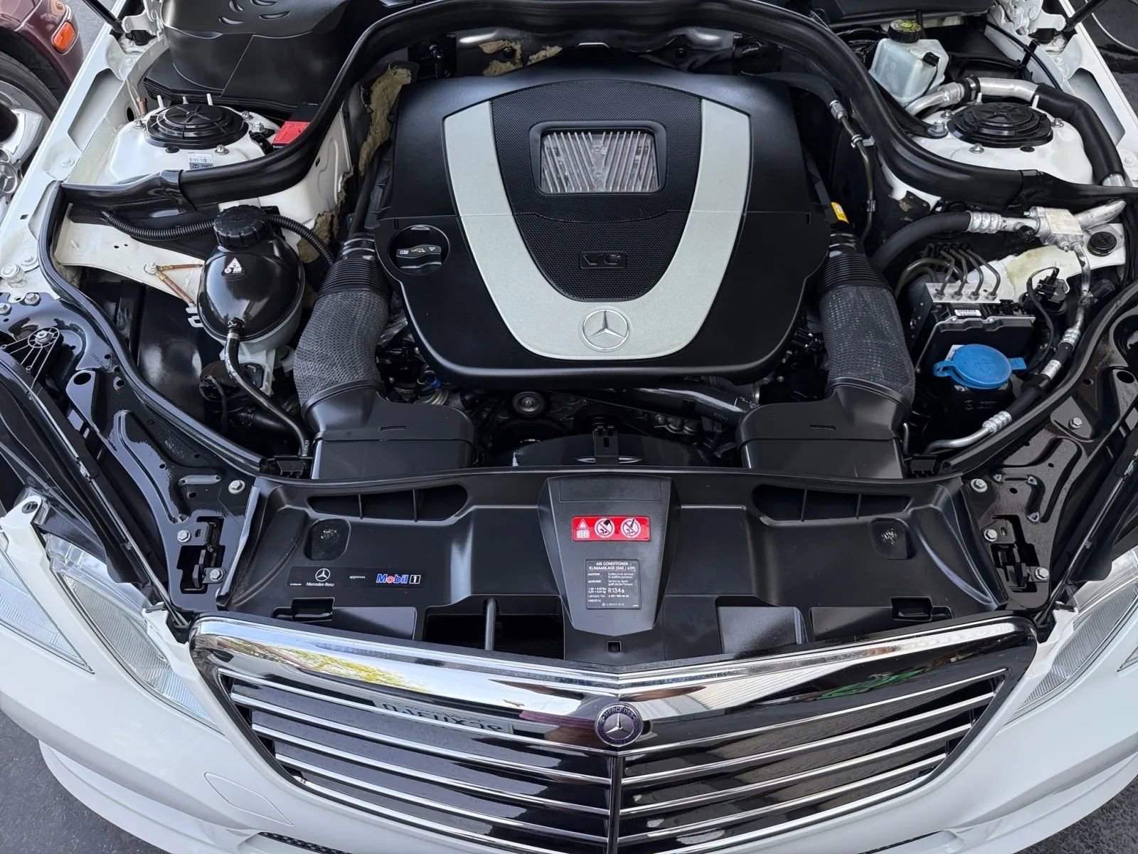 Used 2010 Mercedes-Benz E 350 Sedan image 24