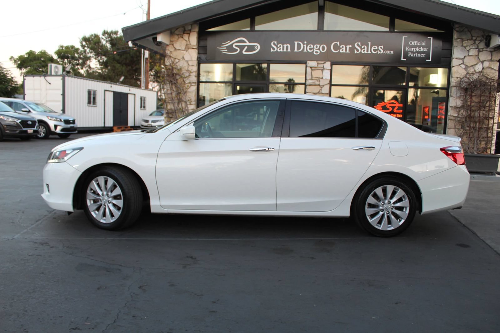 Used 2015 Honda Accord EX-L image 2