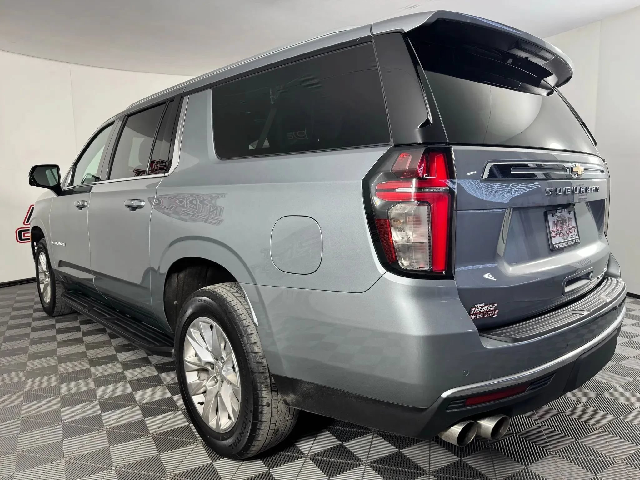 Used 2024 Chevrolet Suburban Premier AWD/4WD image 25
