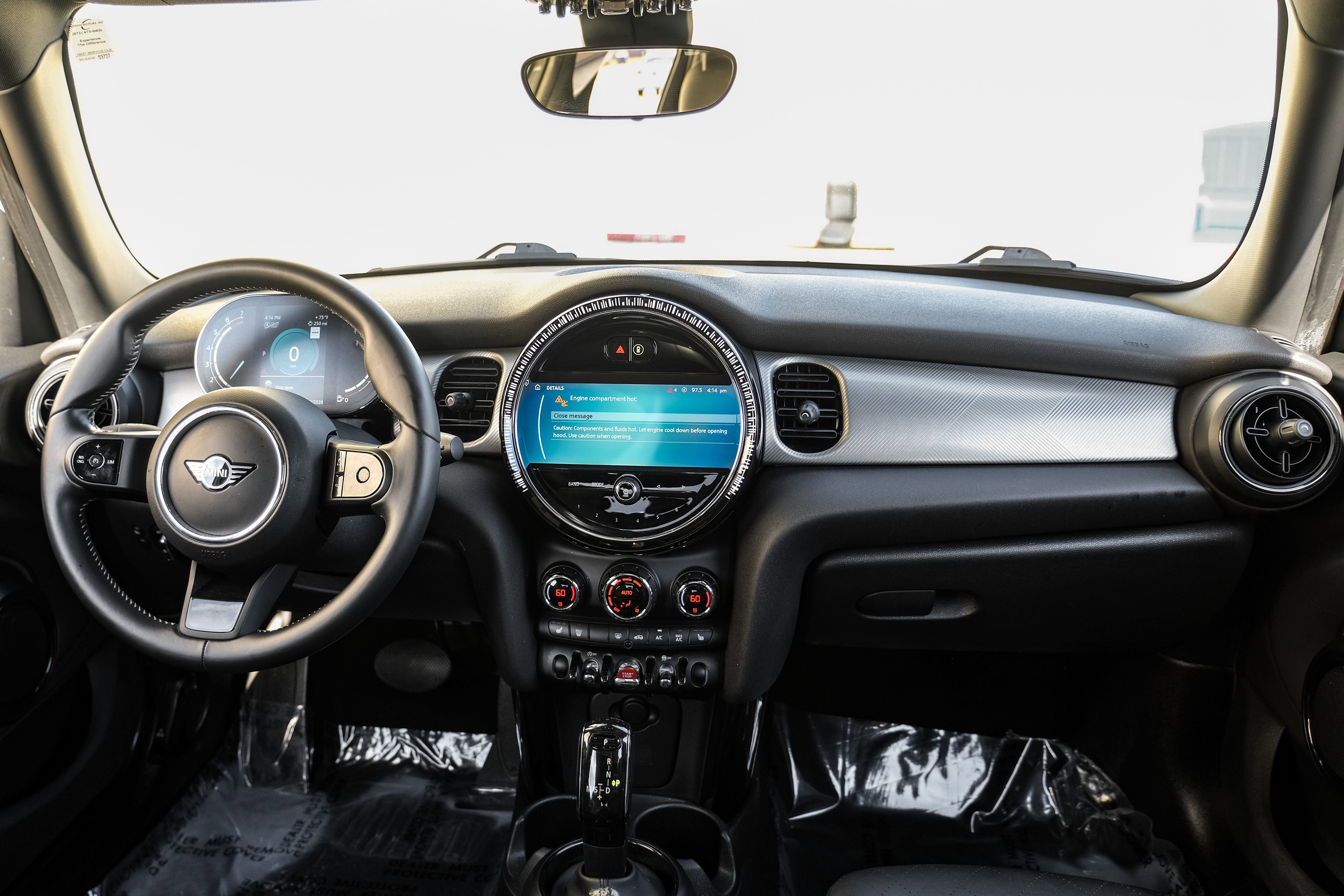 Used 2022 MINI Cooper 4-Door Hardtop w/ Signature Upholstery Package image 14