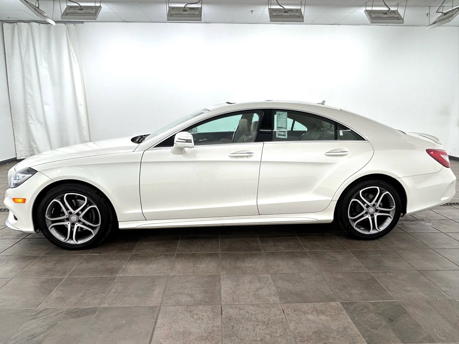 Used 2015 Mercedes-Benz CLS 400 4MATIC image 2
