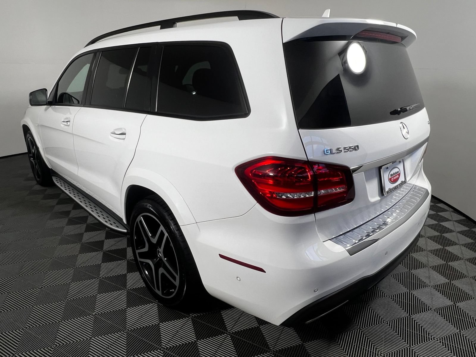 Used 2018 Mercedes-Benz GLS 550 4MATIC image 5