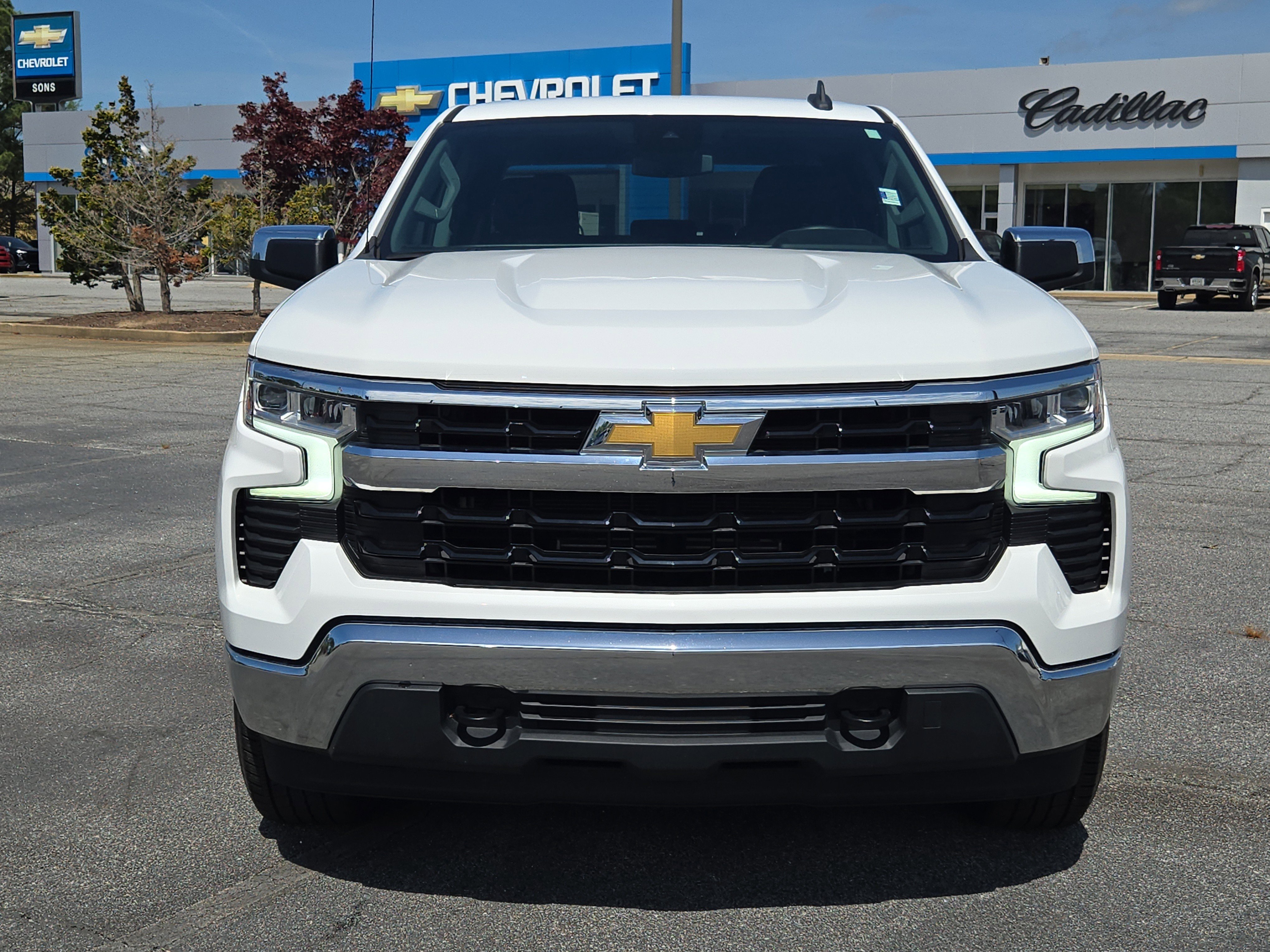 Used 2023 Chevrolet Silverado 1500 LT image 3