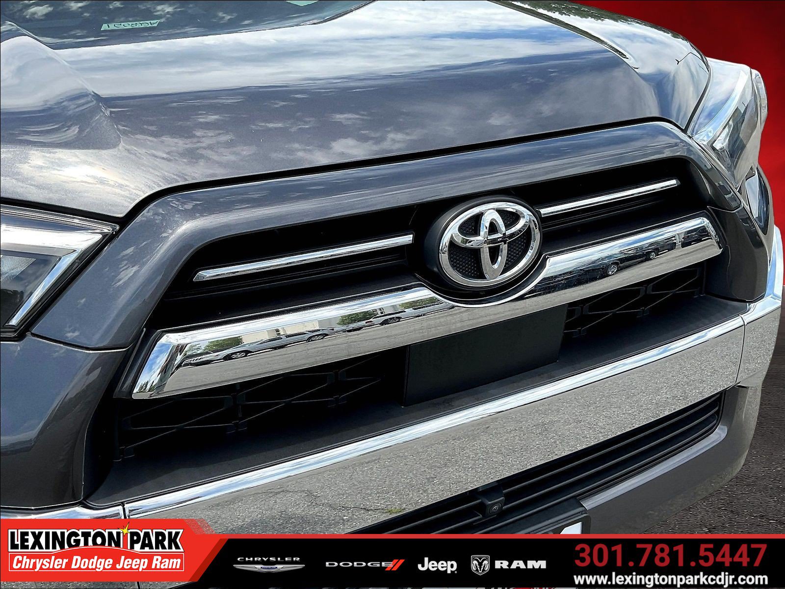 Used 2023 Toyota 4Runner Limited AWD/4WD image 32