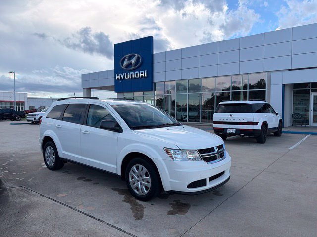 Used 2020 Dodge Journey SE FWD image 1