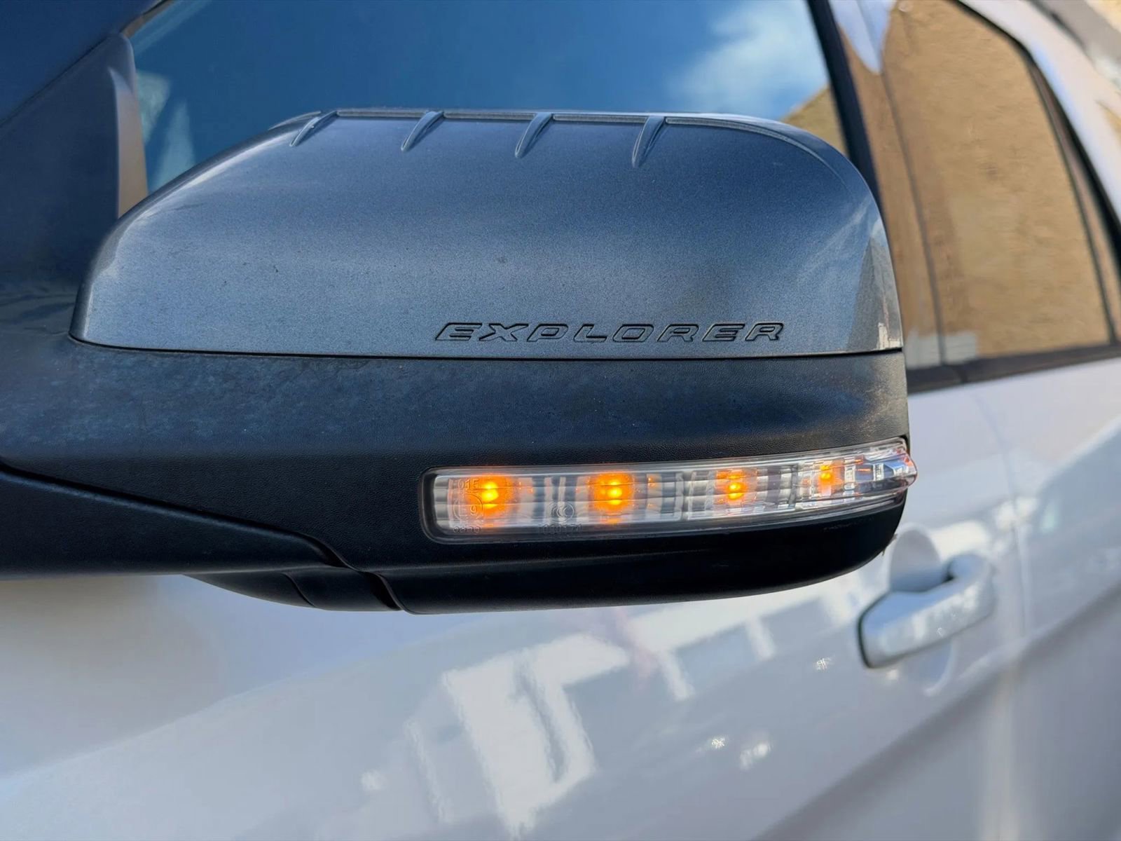 Used 2015 Ford Explorer XLT w/ Equipment Group 202A AWD/4WD image 53